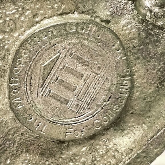 The Metropolitan Guild Gold Tone Unicorn on Stand Collectable - Picture 6 of 8